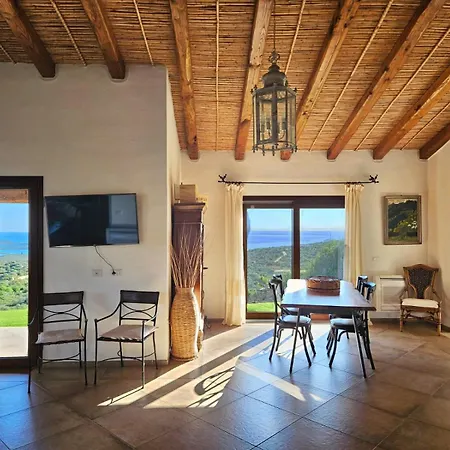 Con Incantevole Vista Mare A Holiday home *